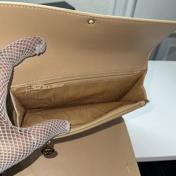 Authentic Raer 🔥Chanel🔥 Beige leather wallet with COA - Picture 11 of 17